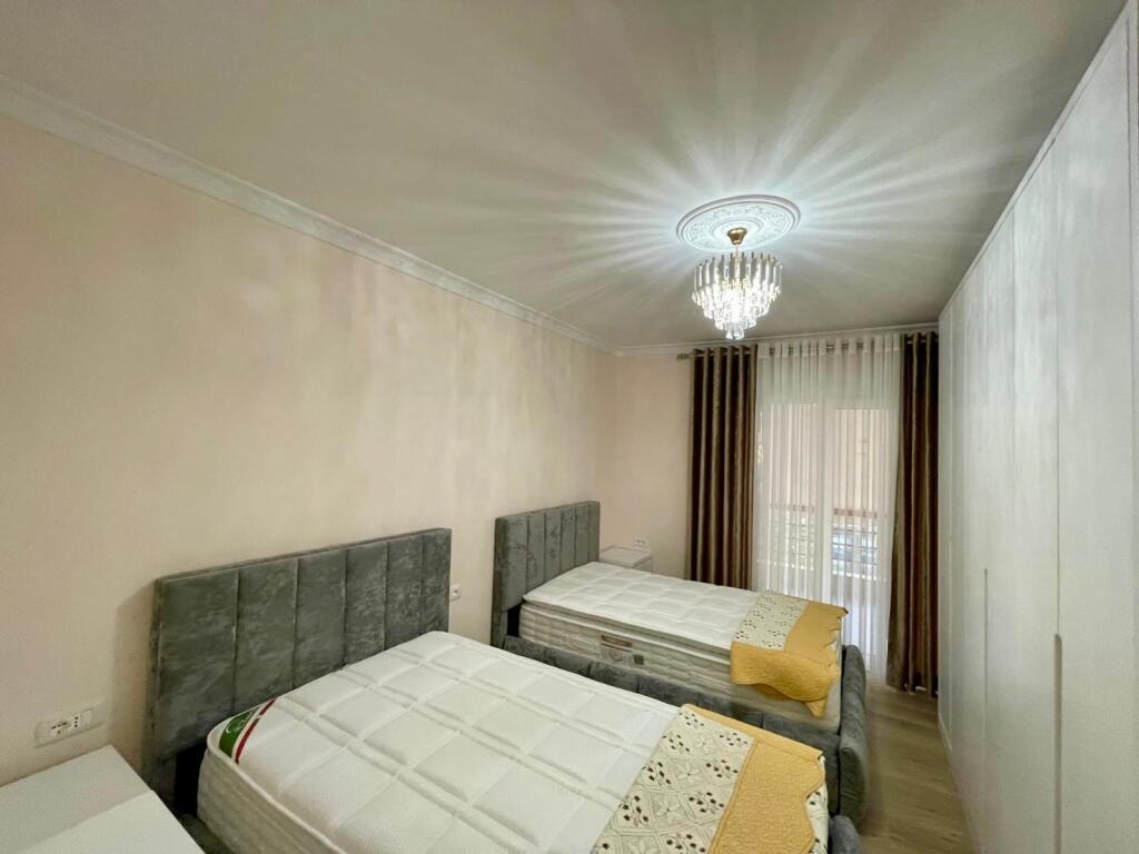 📣 QERA SUPER Apartament 2+1 Me 2 Tualete, 2 Ballkone Dhe 2 Poste Parkimi 📍 Kompleksi Colombo, Prane Liqenit Te Thate ✨