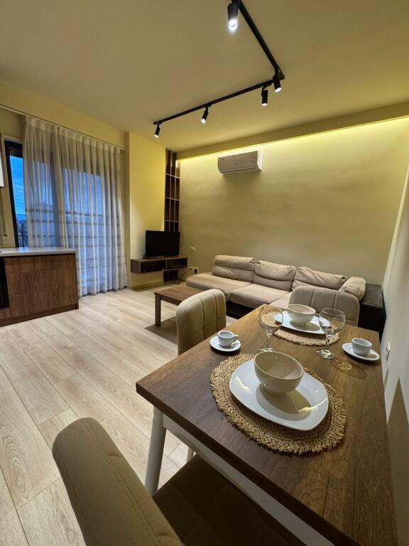 Apartament 1+1 per qira, Bulevardi Zogu I, ministria e drejtesise