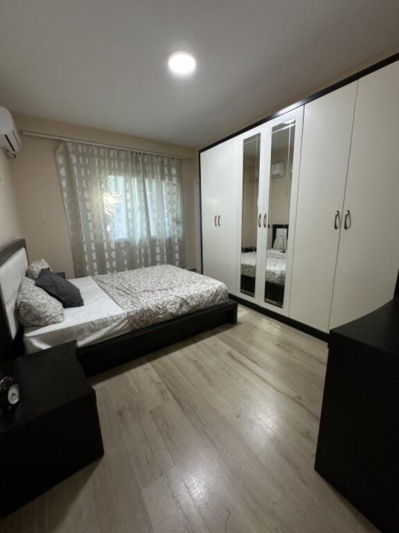 2+1,arredato lago secco al complesso bora,700 euro