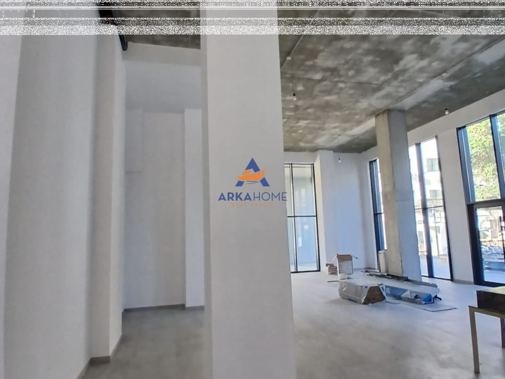 LOCALE COMMERCIALE IN AFFITTO 200 M2 "RRUGA BARRIKADA" 4500 EURO