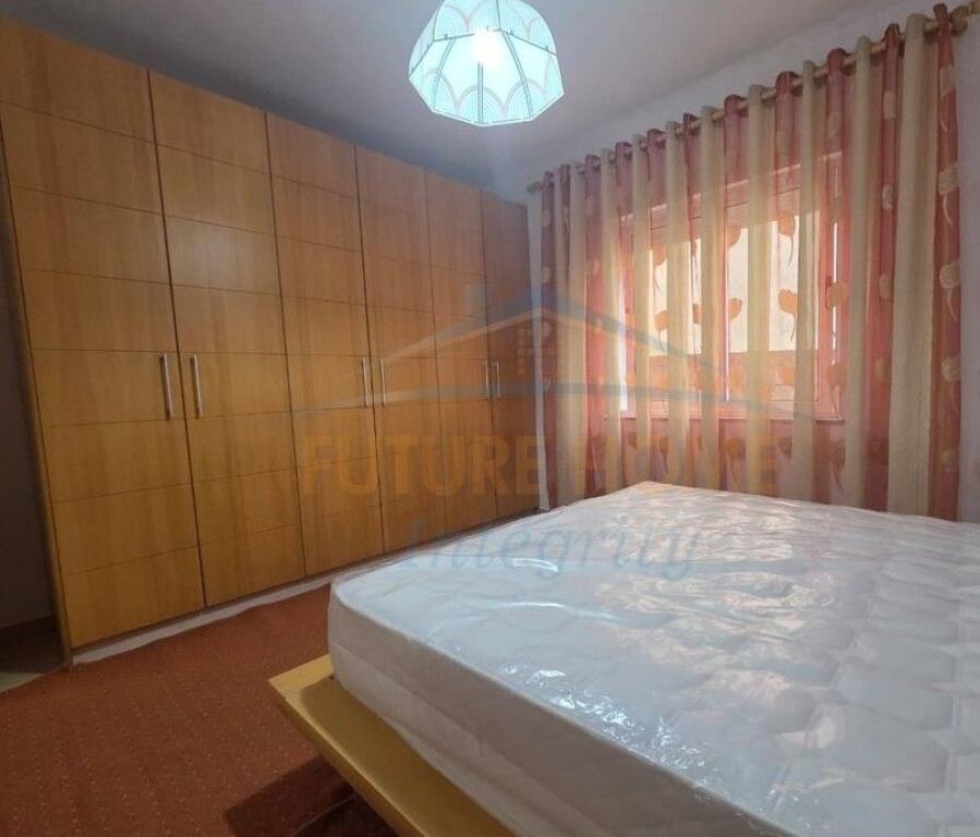 Qera, Apartament 2+1+2+2 Poste Parkimi, Xhamlliku, Tiranë.