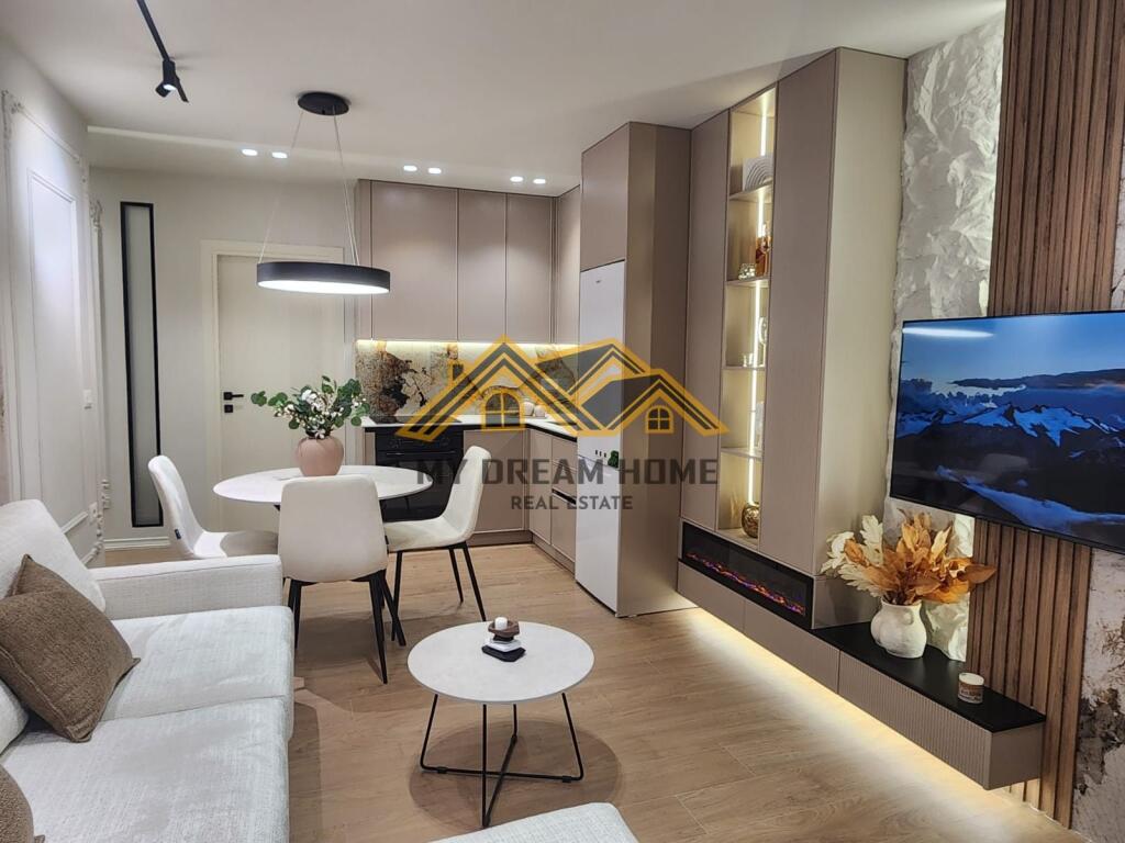 VENDESI UN SUPER APPARTAMENTO 2+1 A PLAZH ILIRIA DURRES