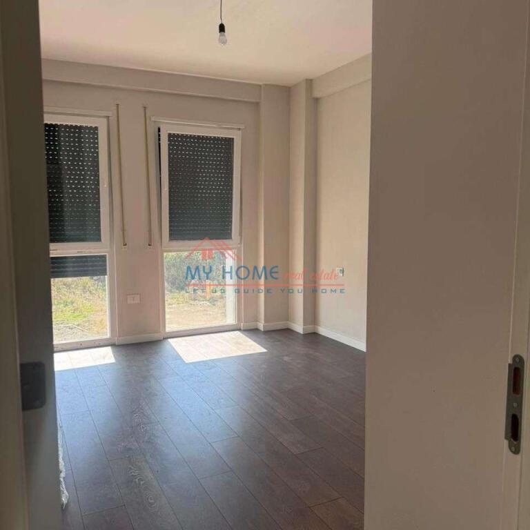 Zyre me qera tek Bulevardi i Ri Tirane