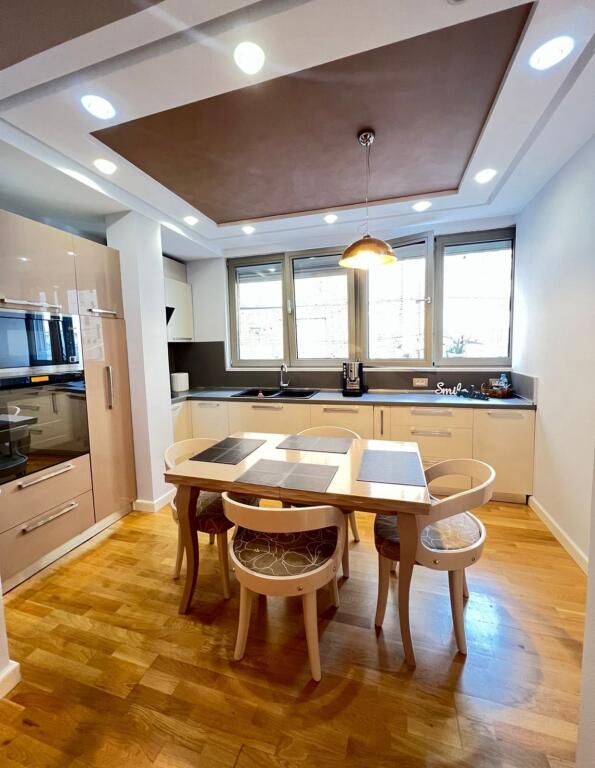 Rr Bardhok Biba  appartamento 2+1 in affitto 96 m²  2+1  Piano 1  1200 €