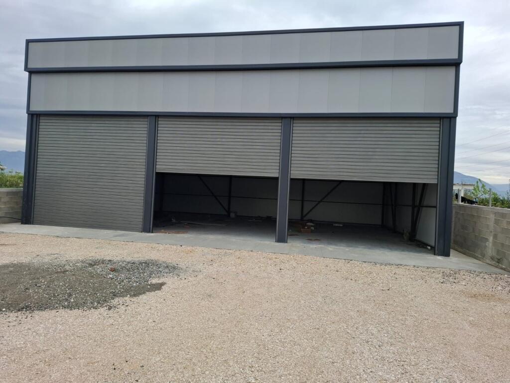 Magazzino in affitto Valias