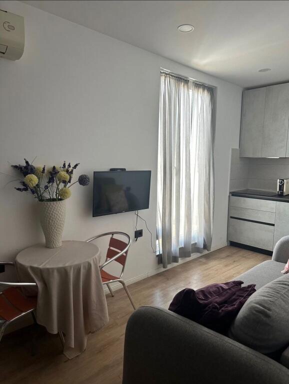 Rent apartment 1+1, At the electric market price 45000 lek