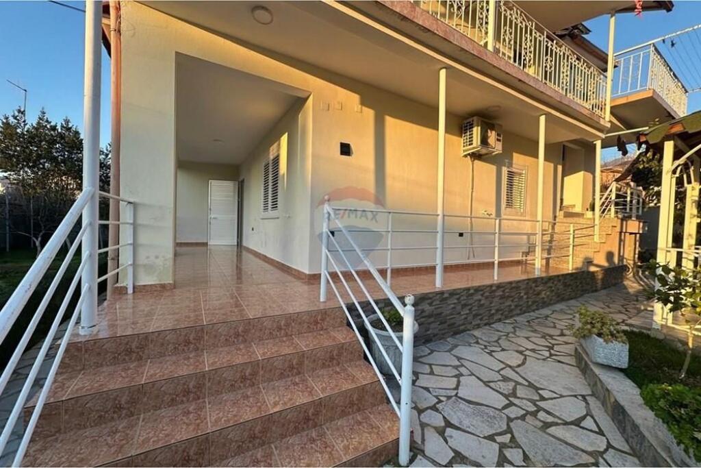 Affittasi il primo piano della villa