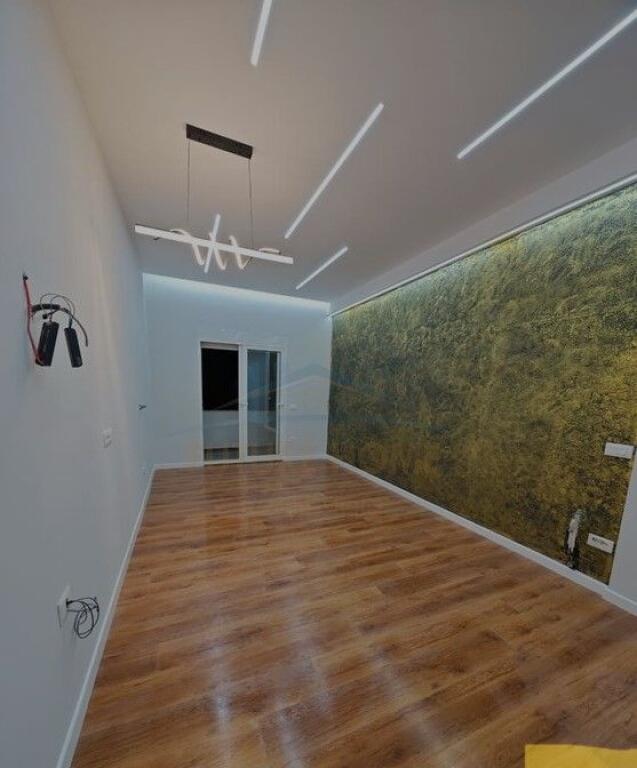 In vendita, Appartamento 2+1+2+2, Viale Principale, Durazzo