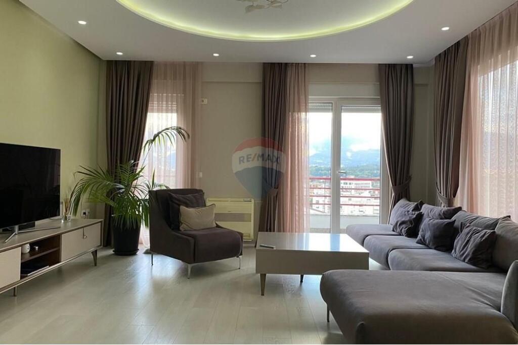 Apartment 3+1+2+for rent at the Dry Lake!