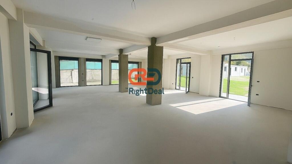 In Berzhite, Multifunctional Building and 3600 m2 Land for Rent, Ideal for Investment!!!