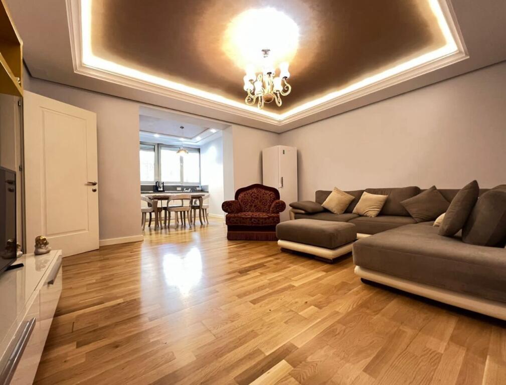 Rr Bardhok Biba  appartamento 2+1 in affitto 96 m²  2+1  Piano 1  1200 €