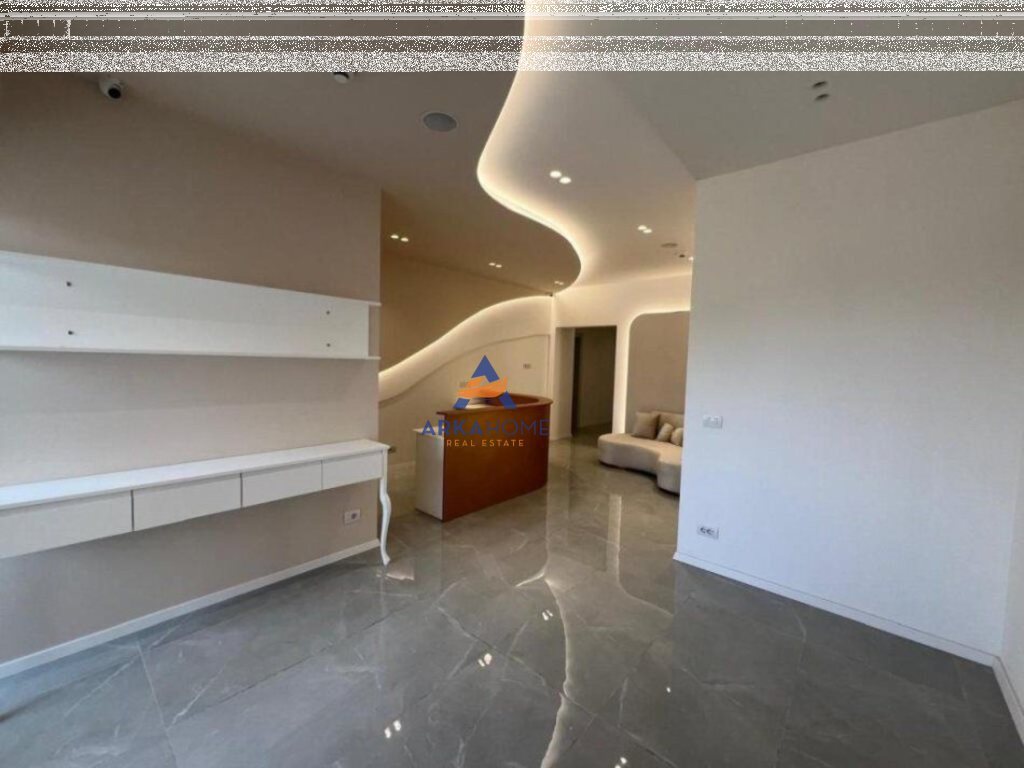 LOCALE COMMERCIALE IN AFFITTO 140 M2 "RR. PANORAMA, COMPLESSO PRESTIGE" 1500 EURO