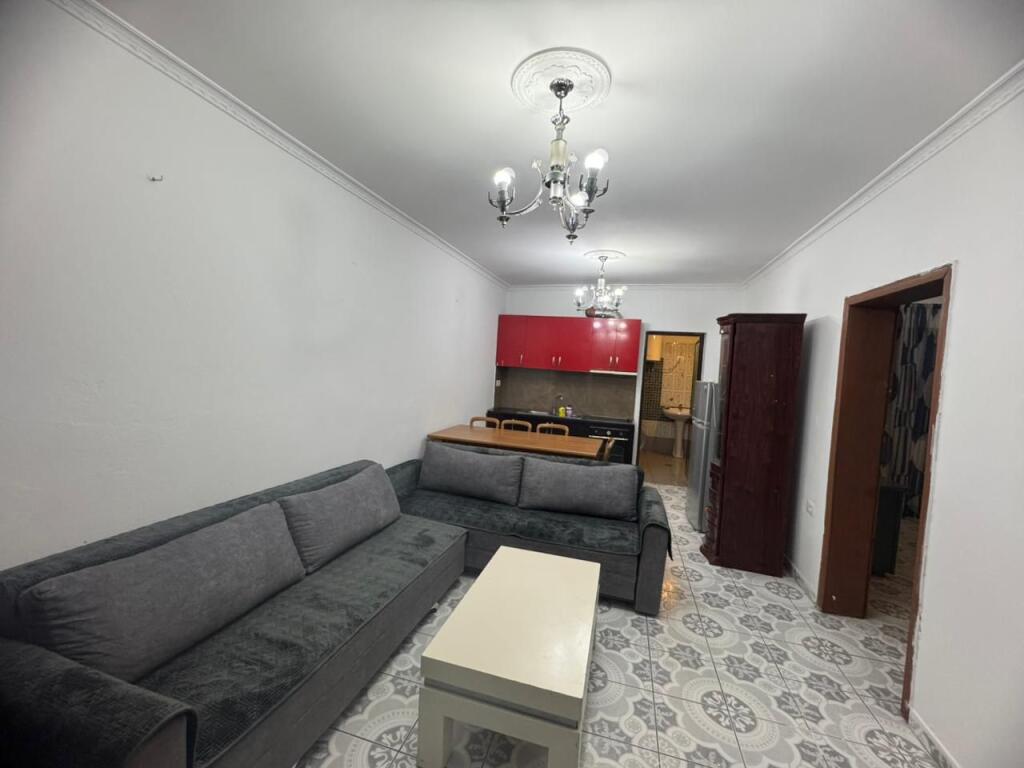 Affittasi il 2° piano di una casa privata 2+1 - Don Bosko!!!