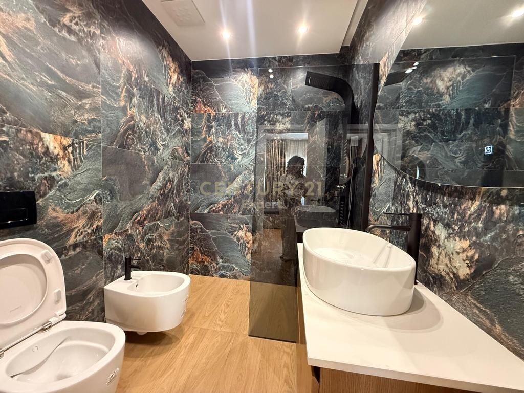 APPARTAMENTO MODERNO 2+1+2 &amp; POSTO AUTO IN AFFITTO PRESSO LA GALLERIA, CENTRO !!