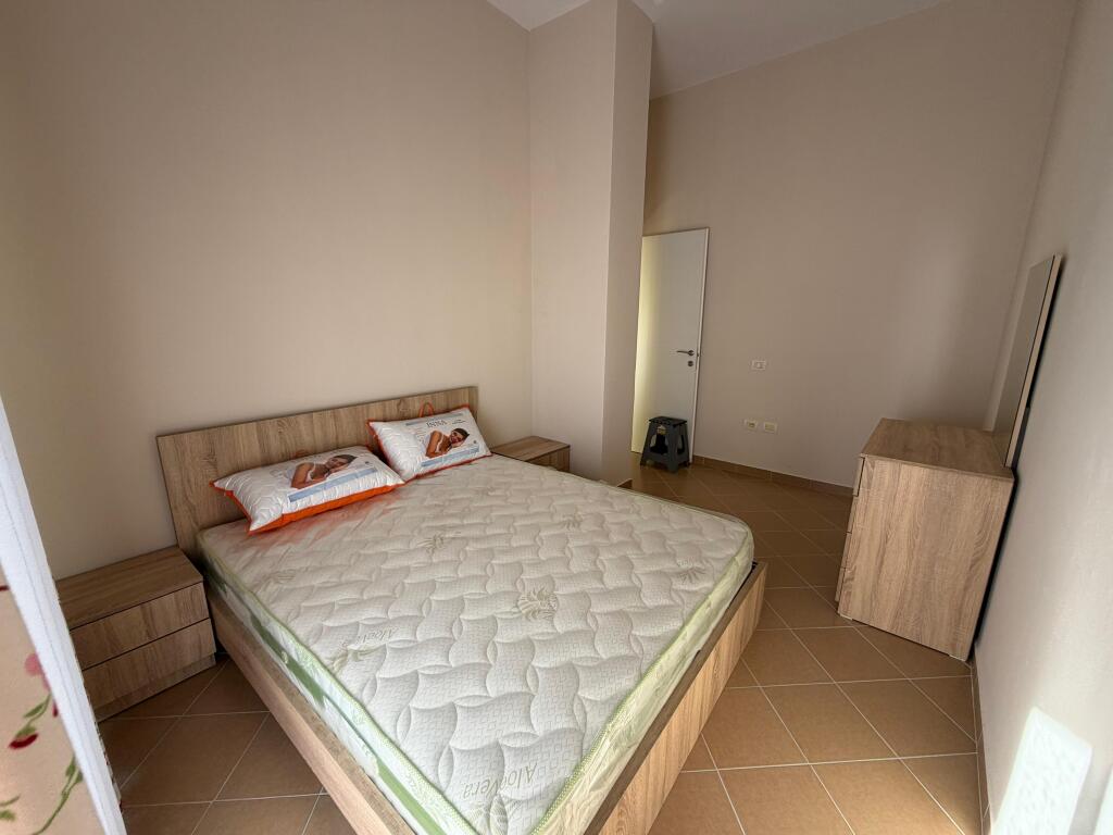 Apartment me qera 3+1 Fresk
