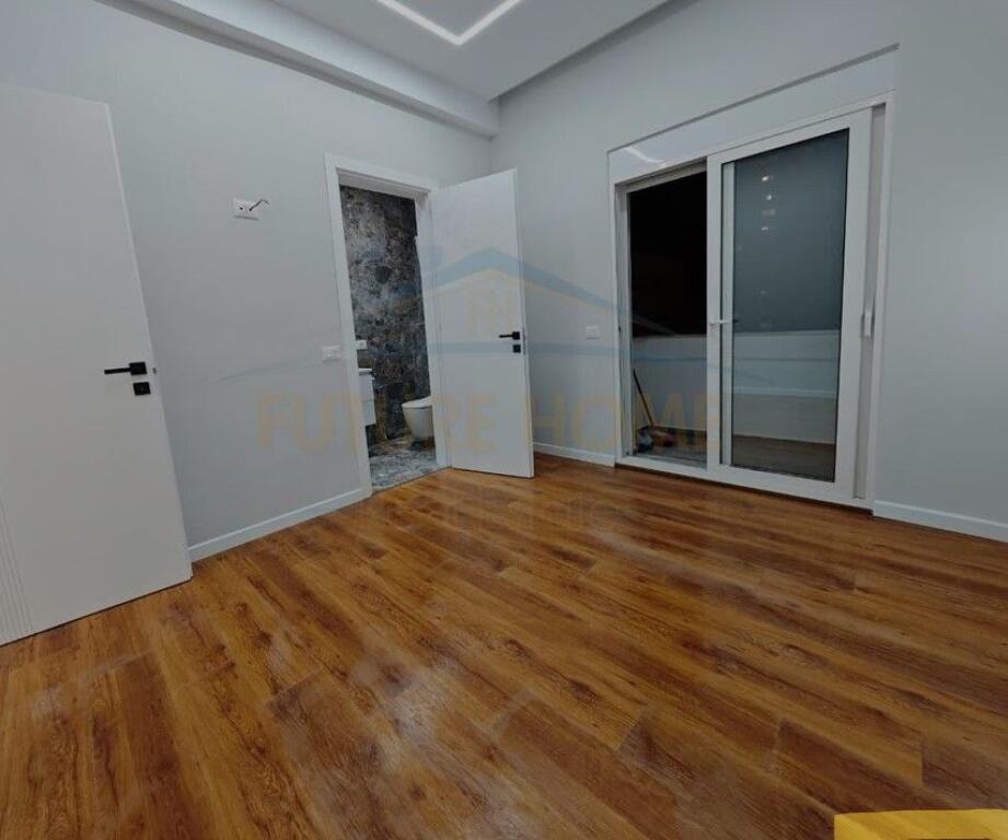 In vendita, Appartamento 2+1+2+2, Viale Principale, Durazzo