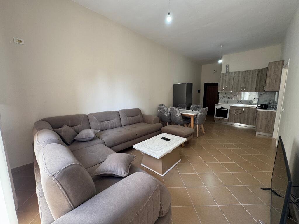 Rent 3+1 apartment in Fresk 45000 lek near Europa bakery