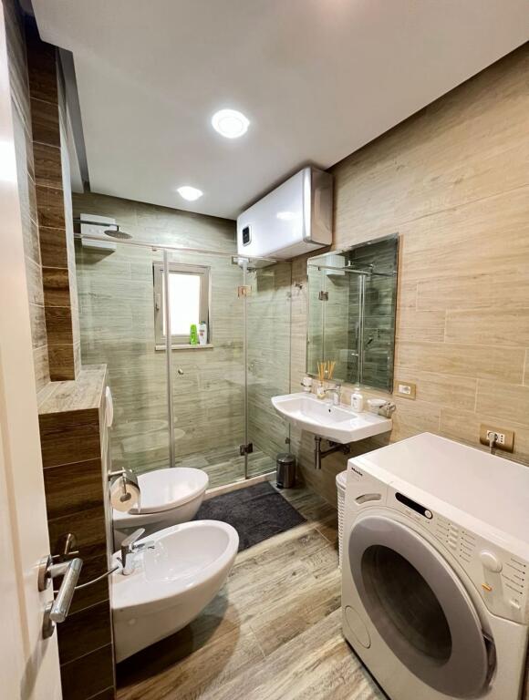 Rr Bardhok Biba  appartamento 2+1 in affitto 96 m²  2+1  Piano 1  1200 €