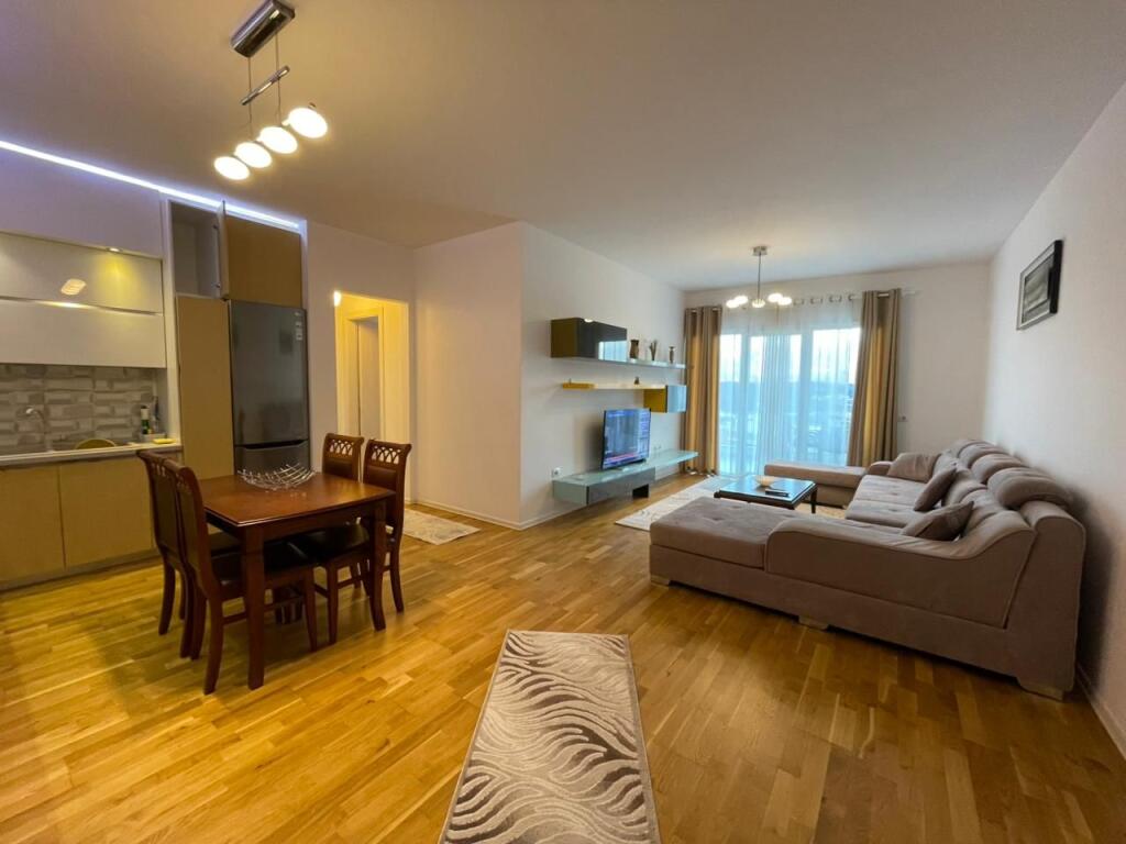 Apartament 2+1 per qira tek Kopeshti Botanik.