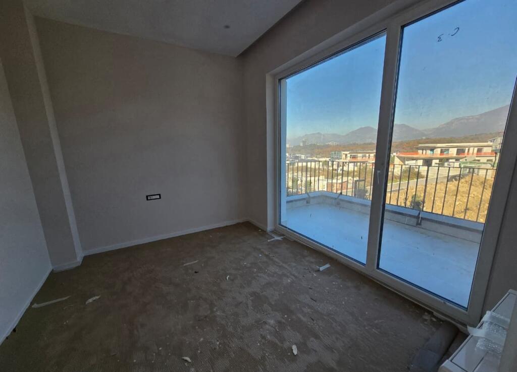 Villa in Affitto nel Complesso Residenziale, Lago Secco, Tirana