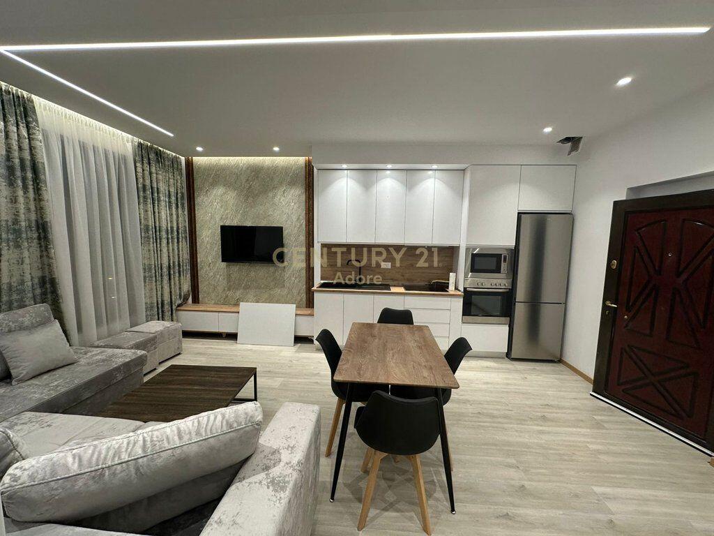 Jepet me qira apartament 1+1 prane Rrethrrotullimit te Zogut te Zi!