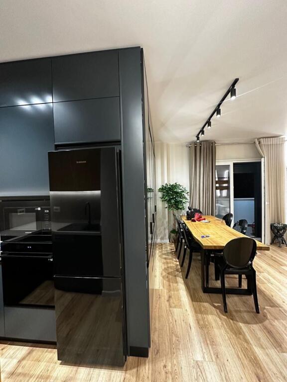 Apartament 2+1+2 me parkim per qira te Kopeshti Botanik