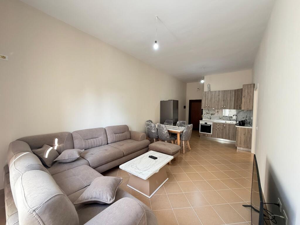 Apartment me qera 3+1 Fresk