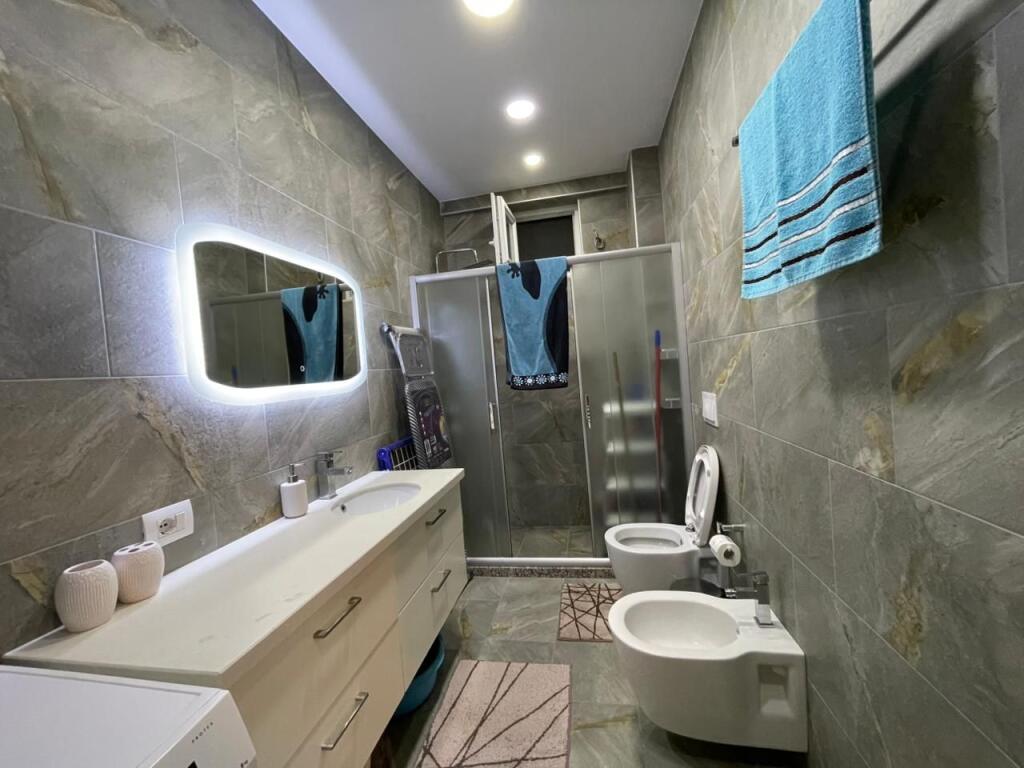 Apartament 2+1 per qira tek Kopeshti Botanik.