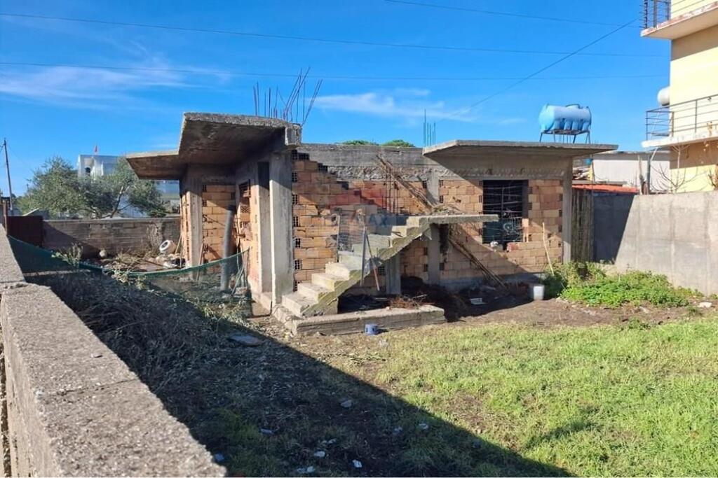 🏡 Shtëpi Private për Shitje – Rruga Mis Durhan, Vlorë´