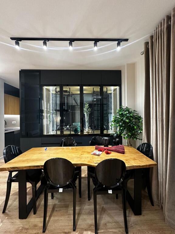 Apartament 2+1+2 me parkim per qira te Kopeshti Botanik