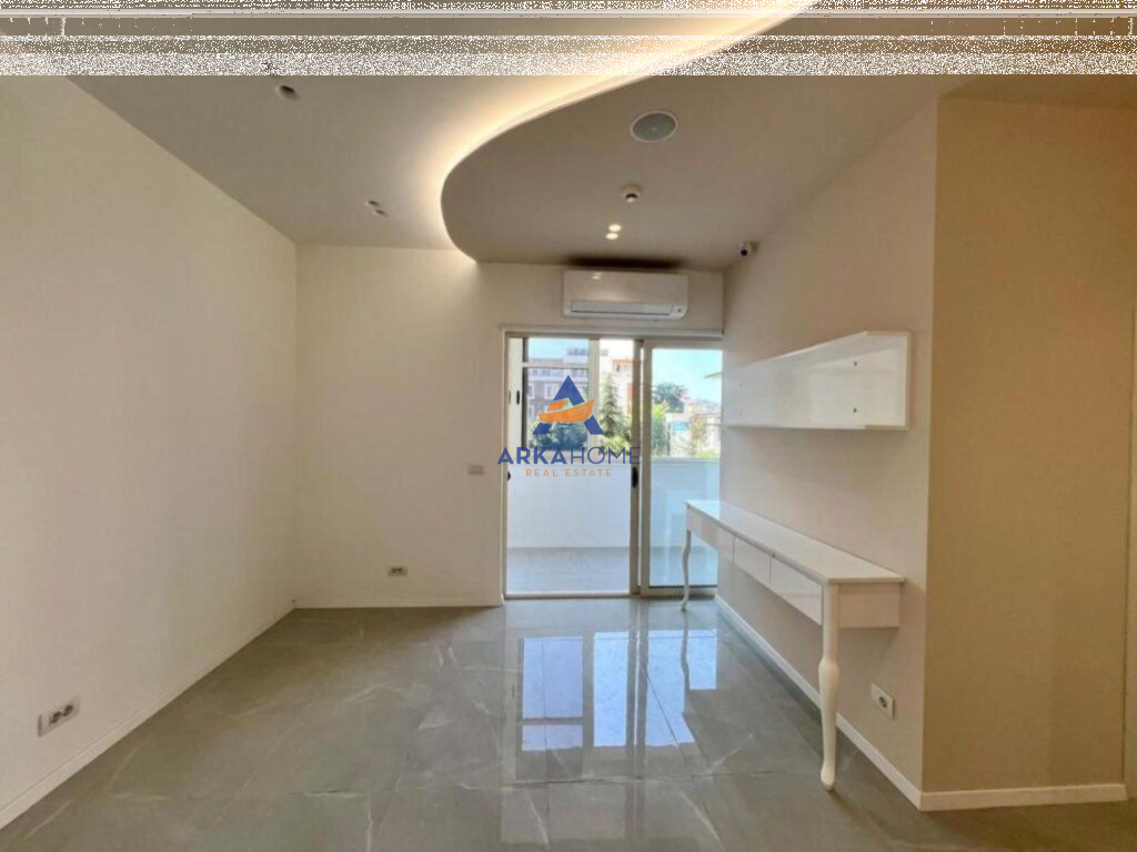 LOCALE COMMERCIALE IN AFFITTO 140 M2 "RR. PANORAMA, COMPLESSO PRESTIGE" 1500 EURO