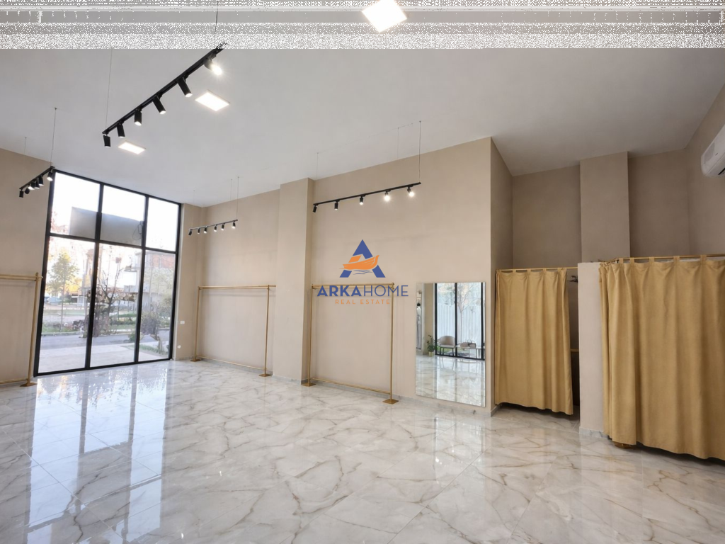 AFFITTASI NEGOZIO 64M2 "PRESSO L'EX CAMPO DELL'AVIAZIONE" 700 EURO