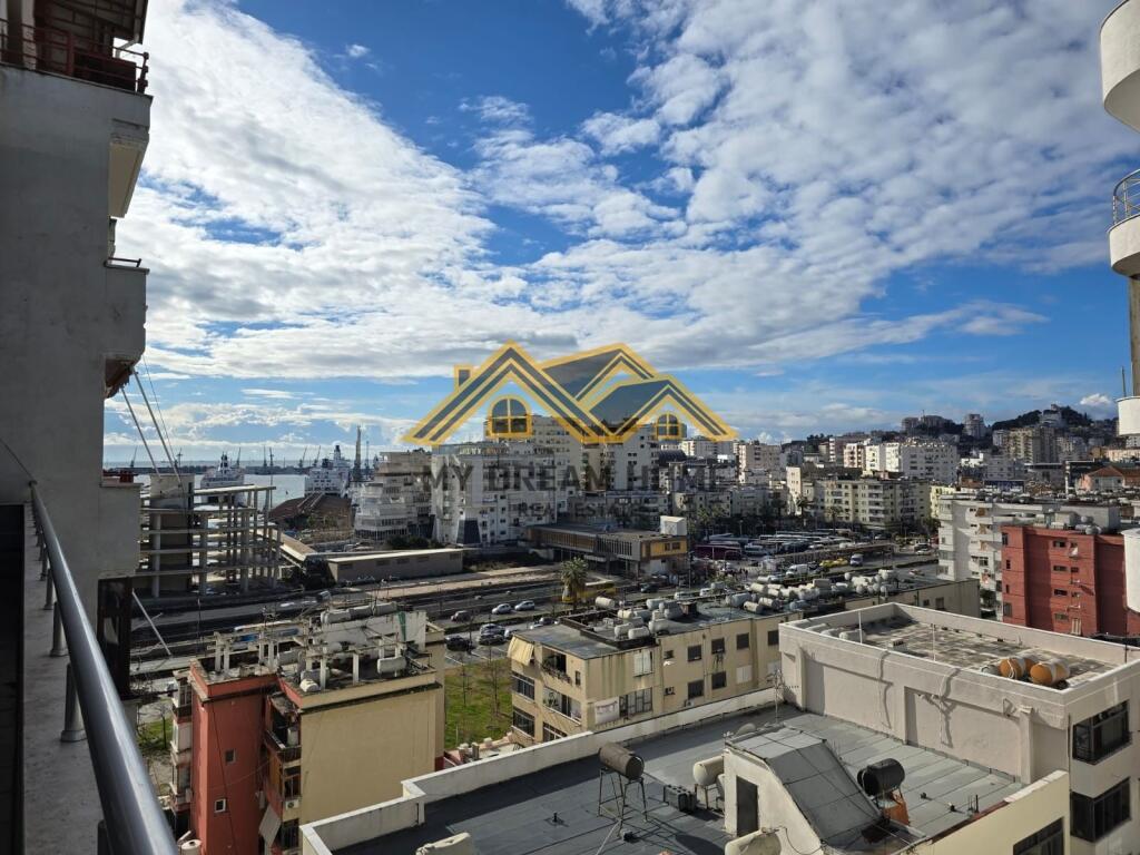 SHITET SUPER APARTAMENT ME PAMJE DETI NE DURRES!!!
