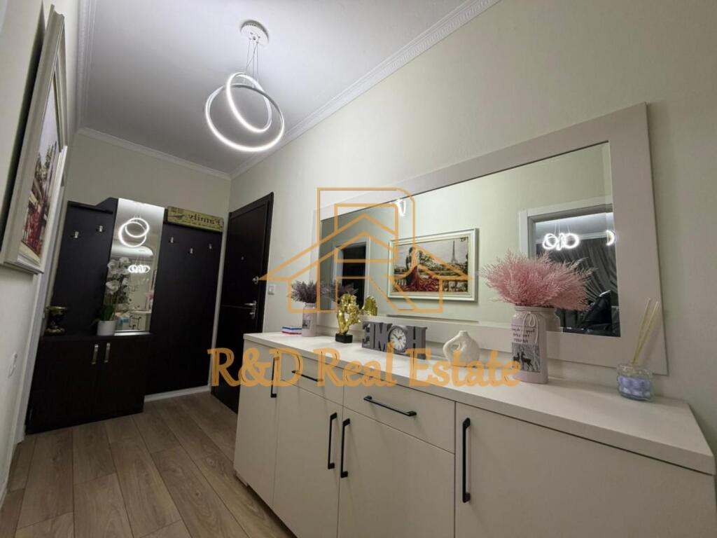 🏡 Appartamento 3+1 + balcone in affitto – Viale Bajram Curri