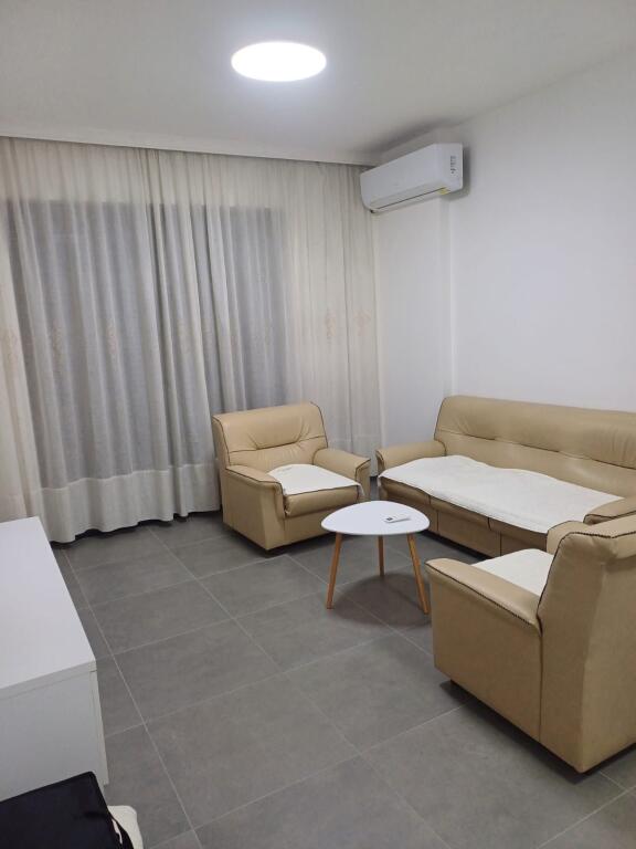 Apartament me qera 1+1 Farmacia 10
