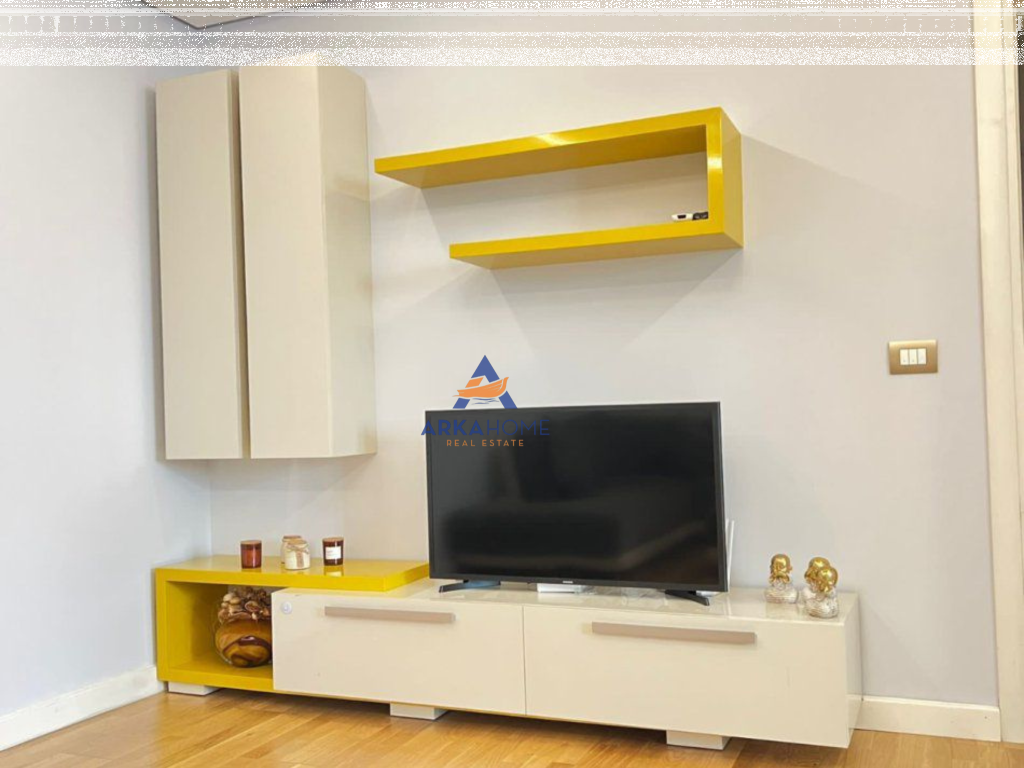 JEPET ME QERA APARTAMENT 2+1 "SHESHI SKENDERBEJ,QENDËR" 1200 EURO
