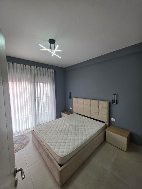 🏘️ Appartamento 2+1 in affitto 📍 Giardino Botanico, Tirana💶 Prezzo: 900 € / mese