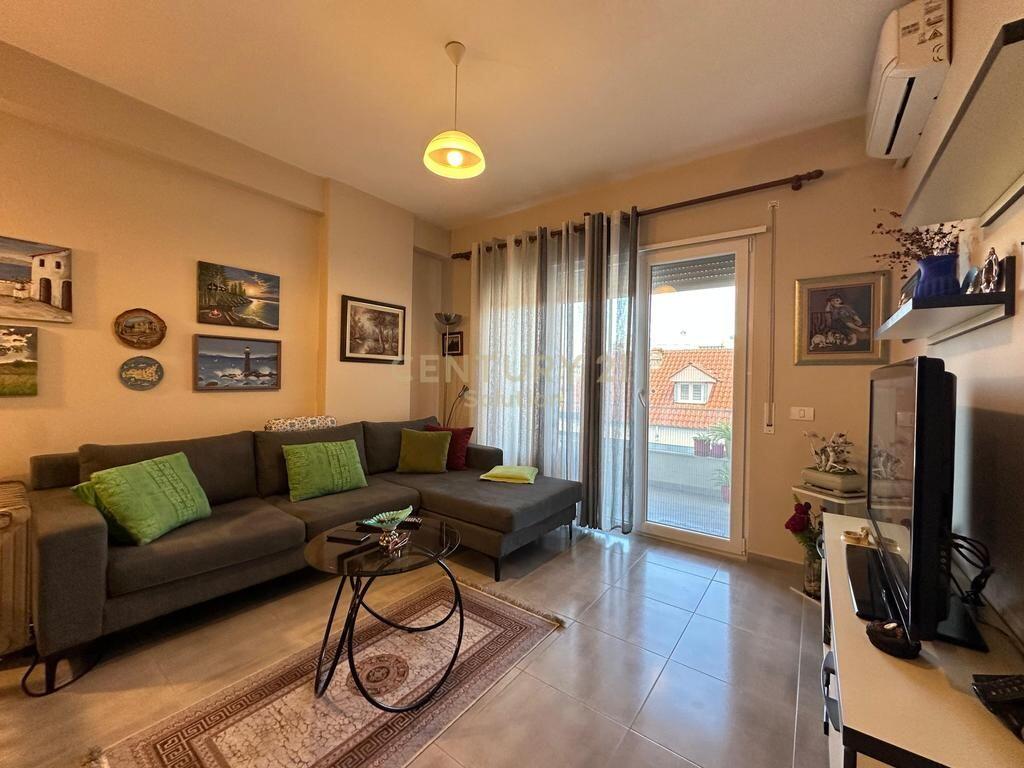 SHITET APARTAMENT 1+1 NE KOMUNE TE PARISIT !!!