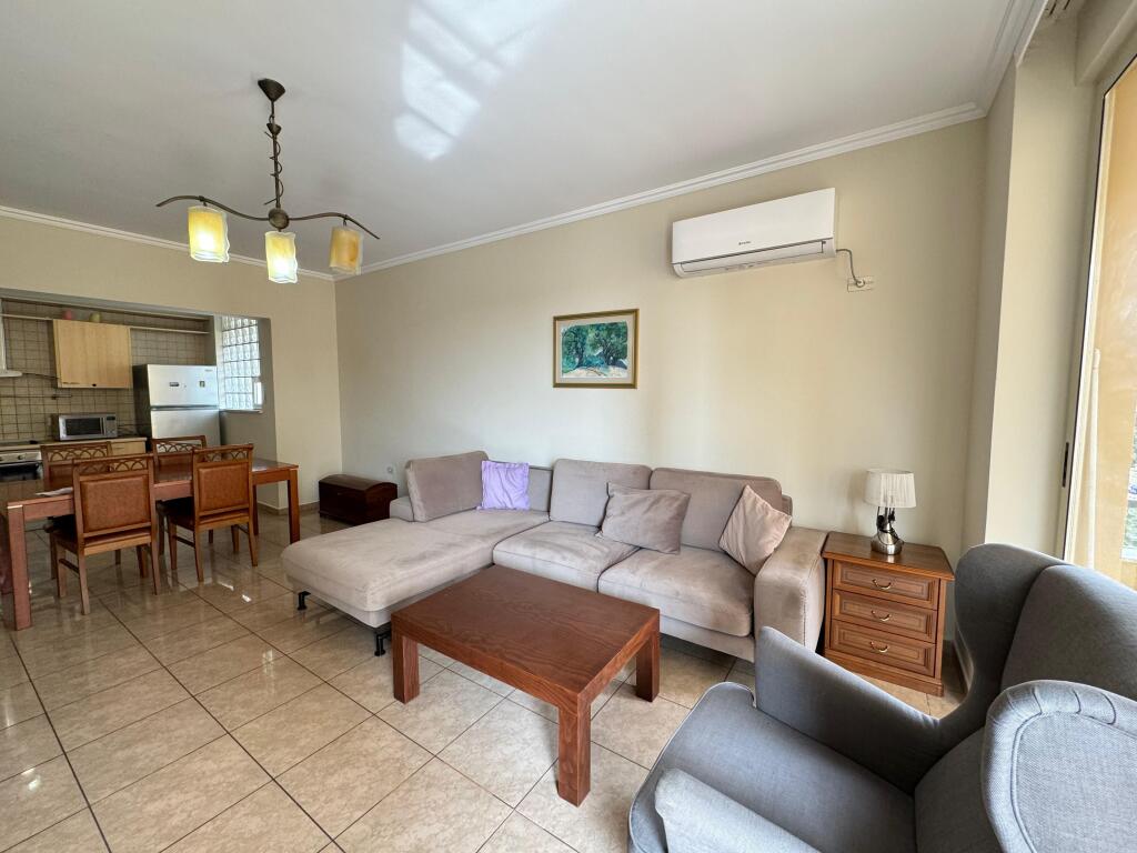 🏘️ Jepet me qira apartament 2+1+2 📍 Rruga e Elbasanit, Tiranë💶 Çmimi: 800 € neto