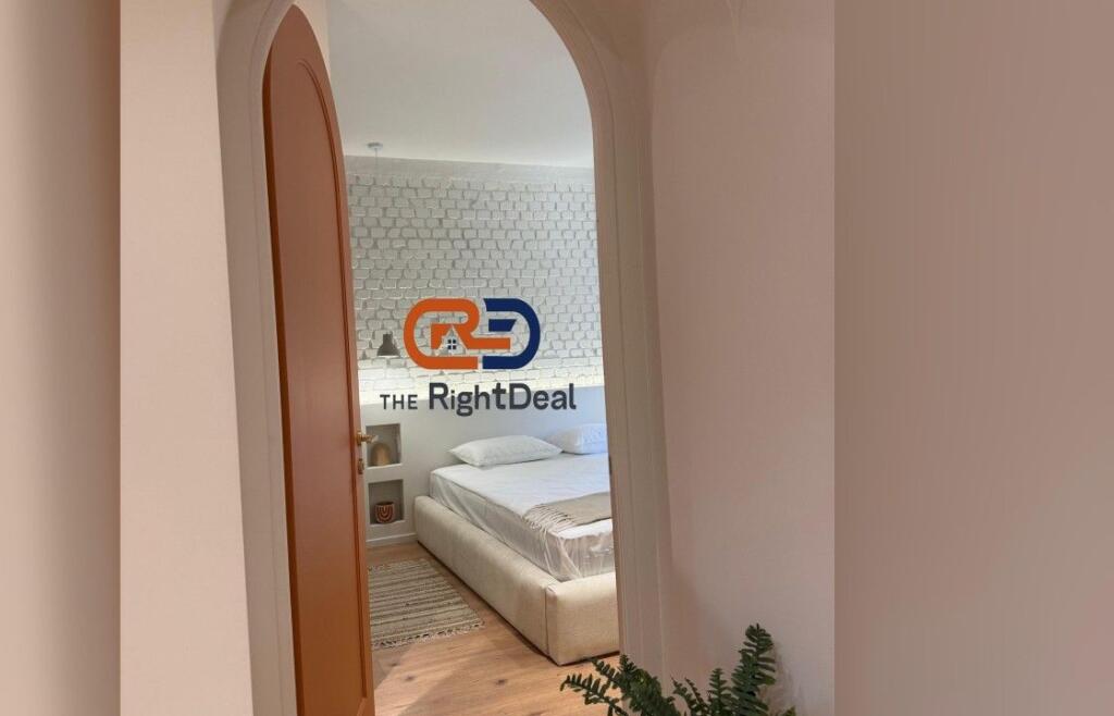 Nella Zona di Myslym Shyri, Viene Offerto in Affitto un Super Appartamento Lussuoso 2+1 !!