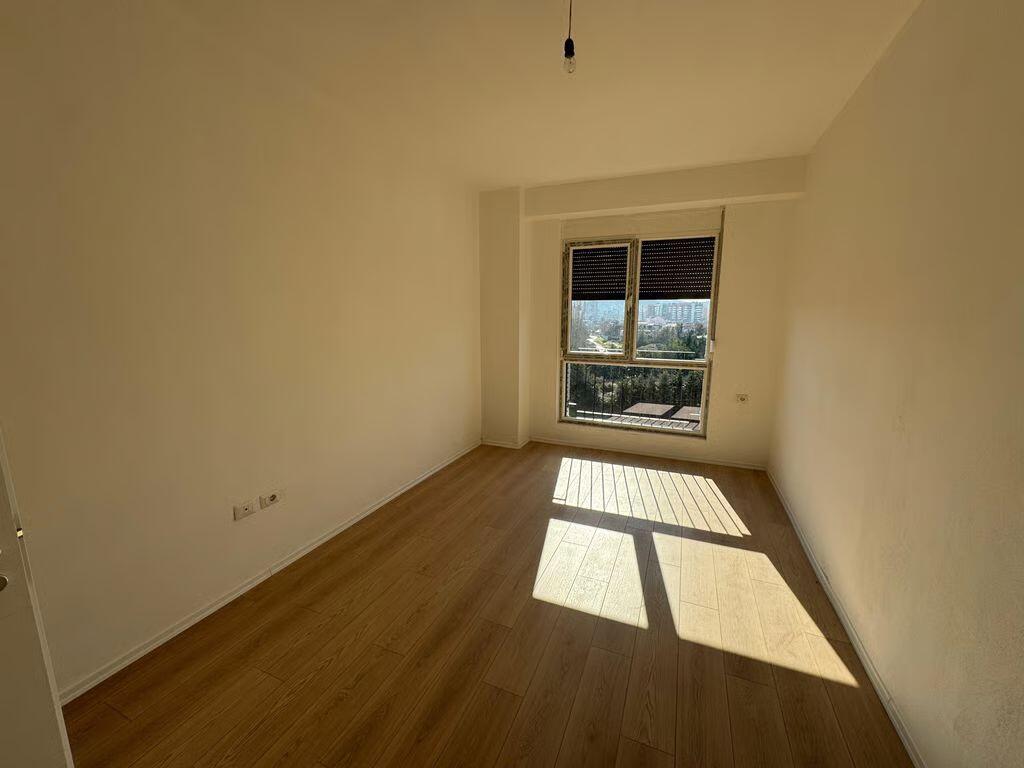 UFFICIO IN AFFITTO 67 M2 CAMPO DELL'AVIAZIONE 60.000 LEKE