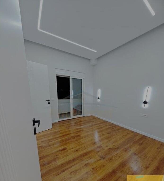 In vendita, Appartamento 2+1+2+2, Viale Principale, Durazzo