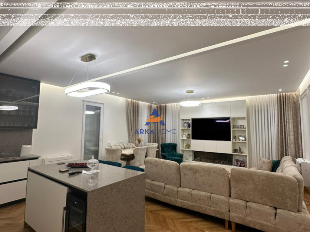 SHITET APARTAMENT 3+1+2BALLKONE+2 POSTE PARKIMI "UNIVERS CITY,QTU" 300.000 EURO