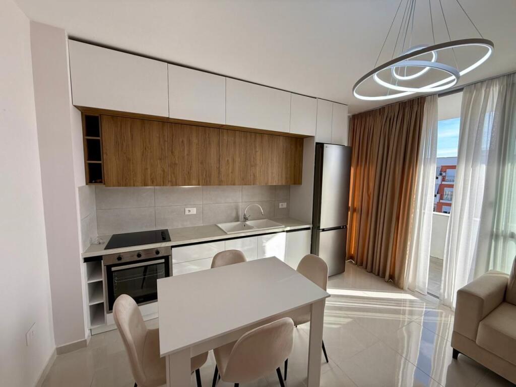 📣 AFFITTO Appartamento 2+1 Con 2 Bagni 📍 Vicino a Piazza Ali Demi ✨ 💶 Prezzo 650 Euro