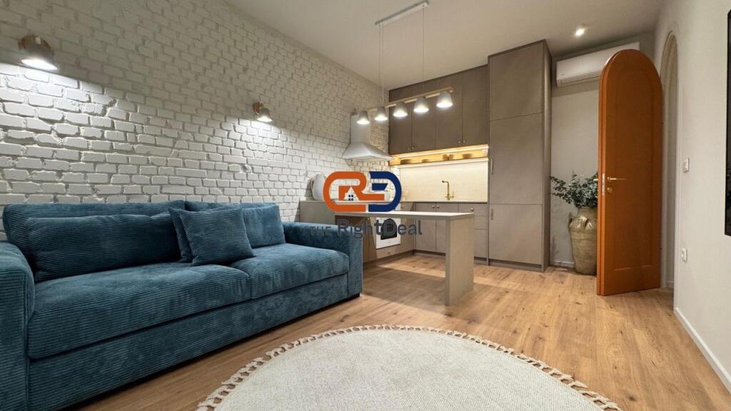 Nella Zona di Myslym Shyri, Viene Offerto in Affitto un Super Appartamento Lussuoso 2+1 !!
