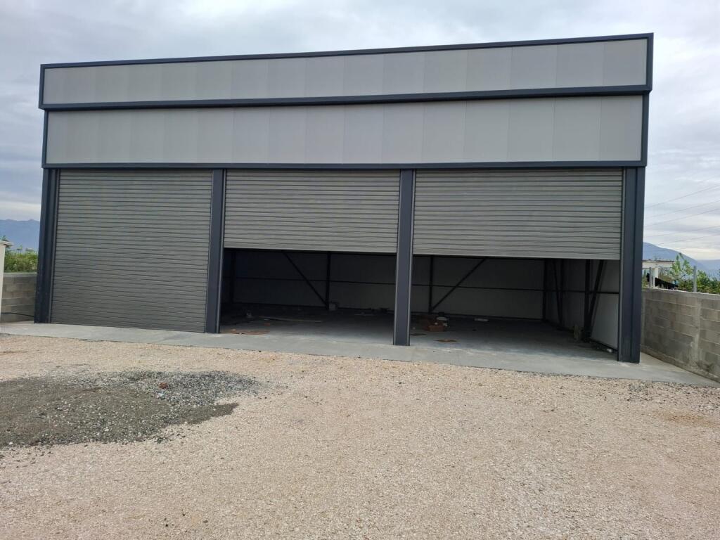 Magazzino in affitto Valias