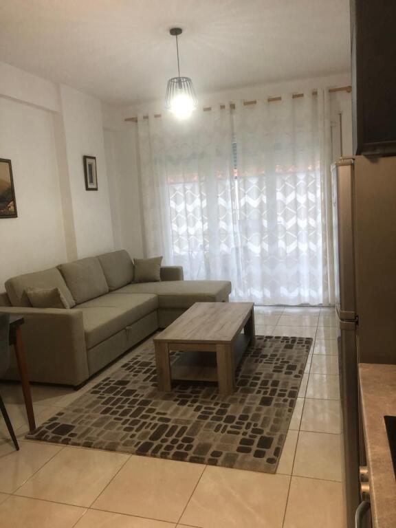 🏡 AFFITTASI APPARTAMENTO 1+1 – PALAZZO NUOVO vicino al Comune di Parigi