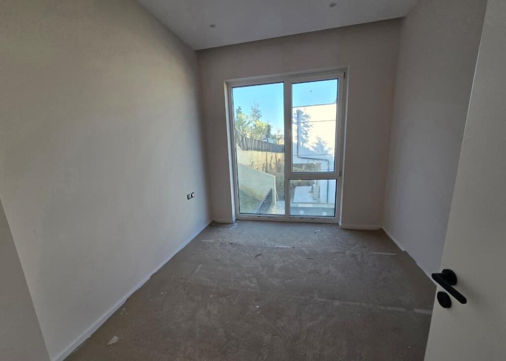 Villa in Affitto nel Complesso Residenziale, Lago Secco, Tirana