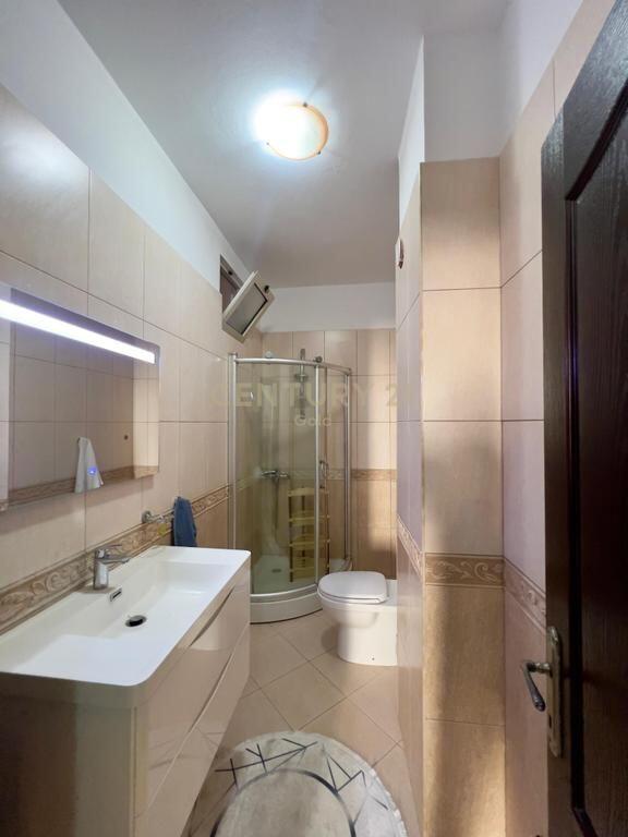 Japim me qira apartament 2+1+2 – prane mbikalimit te Kristal Center!