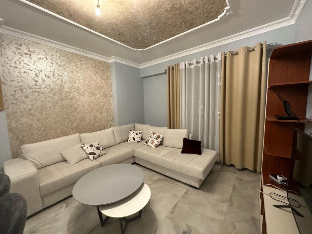 Apartament 2+1+2wc me Qera Afatgjate - Lungomare, Vlore